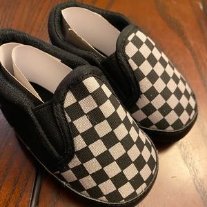 Checkered baby shoes